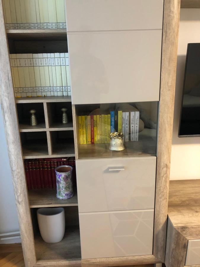 Adrian Home, Central プロイェシュティ エクステリア 写真